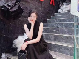 湖北荆门服装店老板娘 醉酒后误将私拍发给KTV男模 不料被曝光全网人尽皆知！