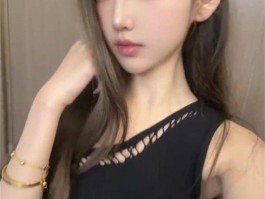 快手顶级网红胡逗逗 土豪重金定制福利流出 露脸骚舞三点粉嫩 对镜展示小花园